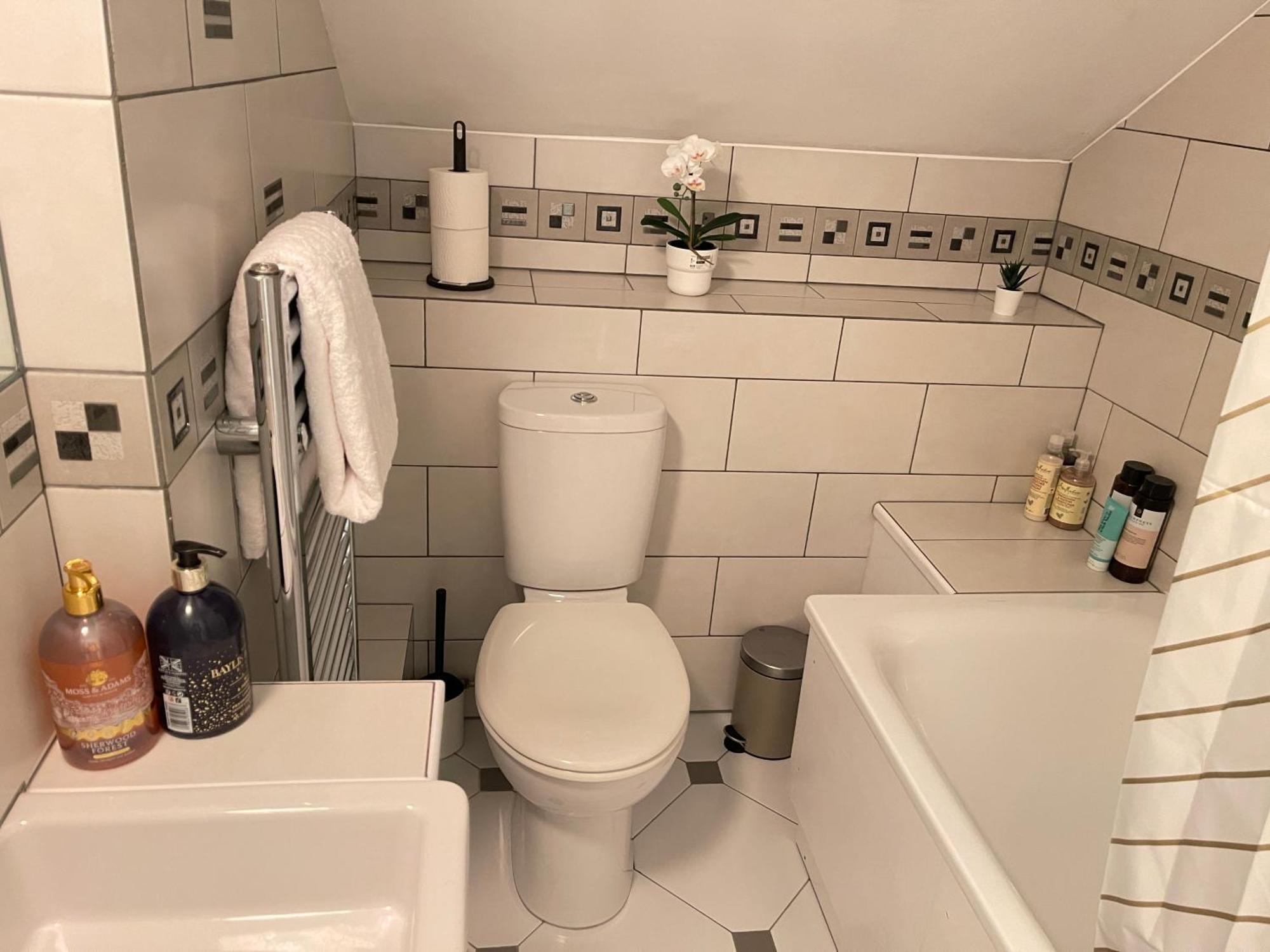 London Luxe Rooms Surbiton 外观 照片