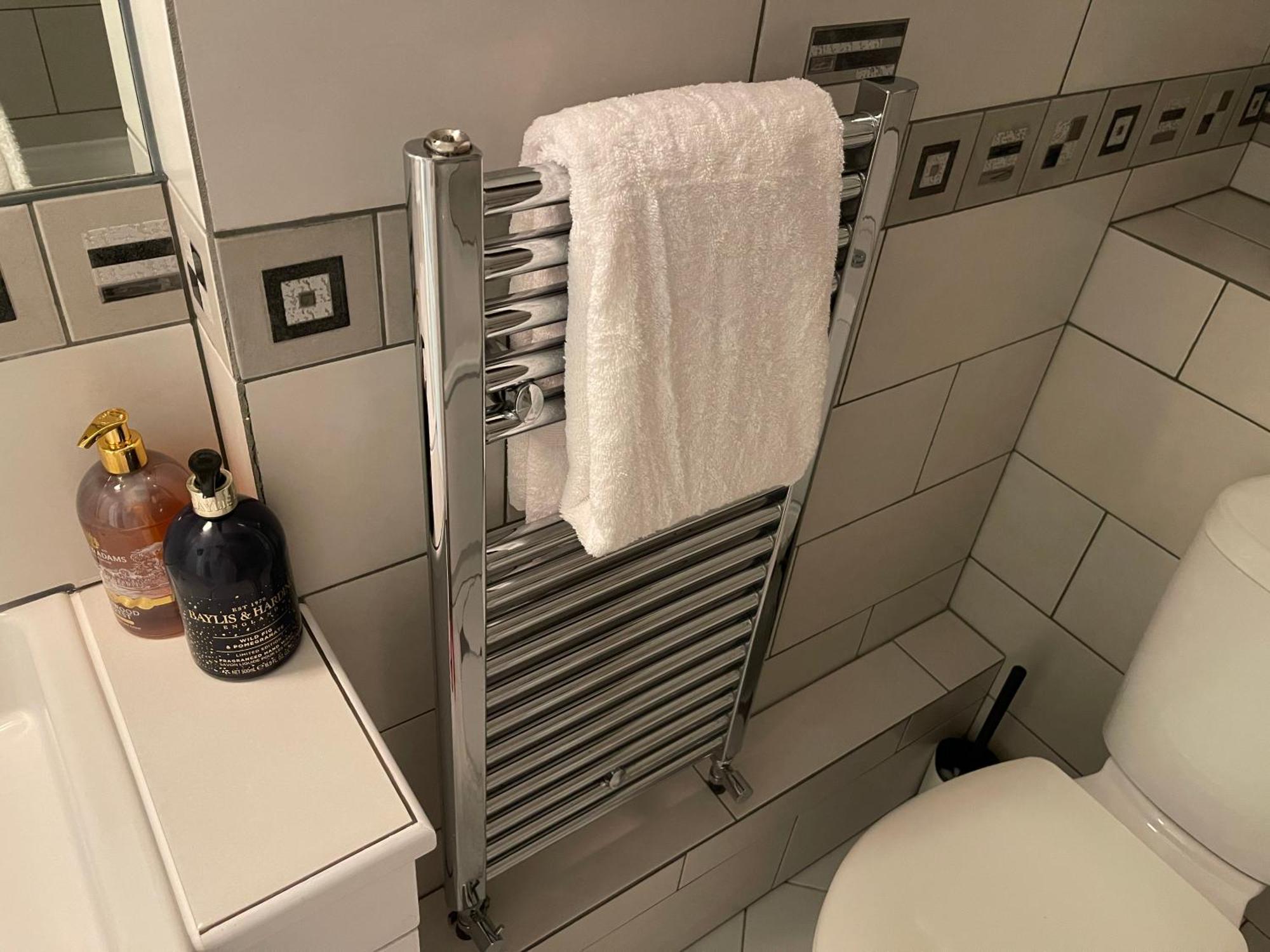 London Luxe Rooms Surbiton 外观 照片